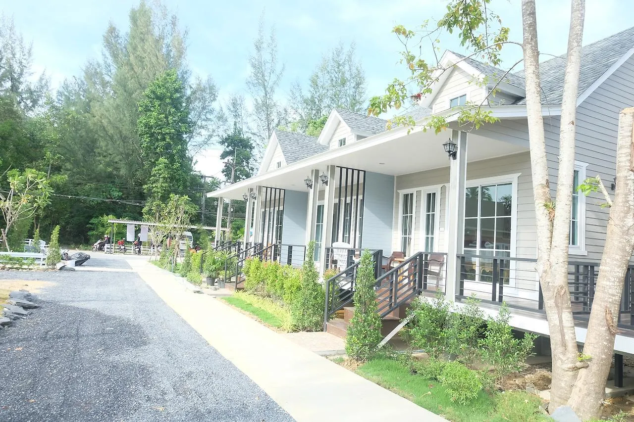 My Home Lantawadee Resort Ko Lanta 3*,